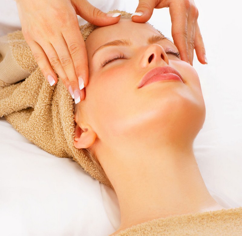 Thường xuyên massage để chăm sóc làn da toàn thân hiệu quả